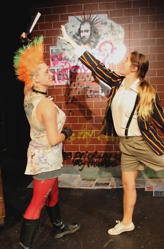 Sofie Welvaert, Sarah Young